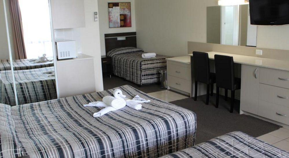 Golden West Motor Inn Даббо Экстерьер фото