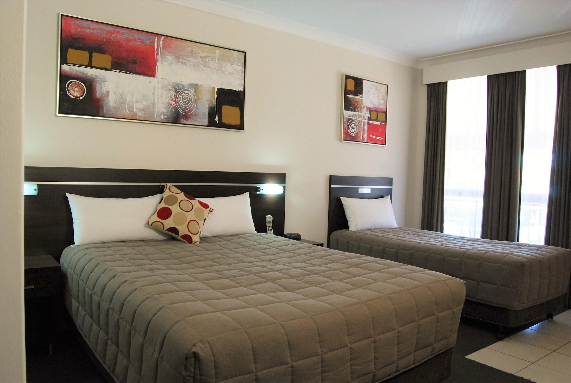 Golden West Motor Inn Даббо Экстерьер фото