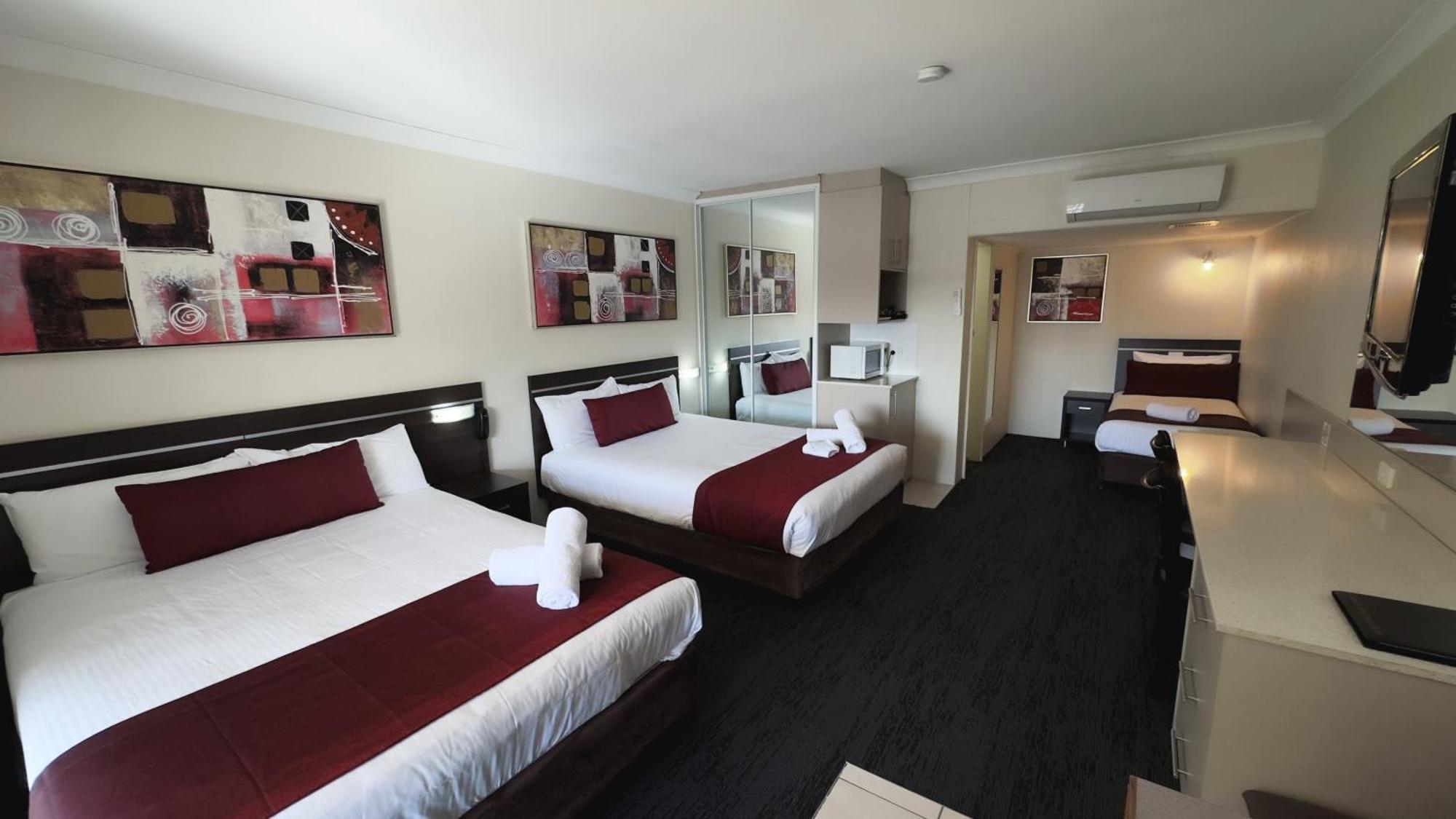 Golden West Motor Inn Даббо Экстерьер фото