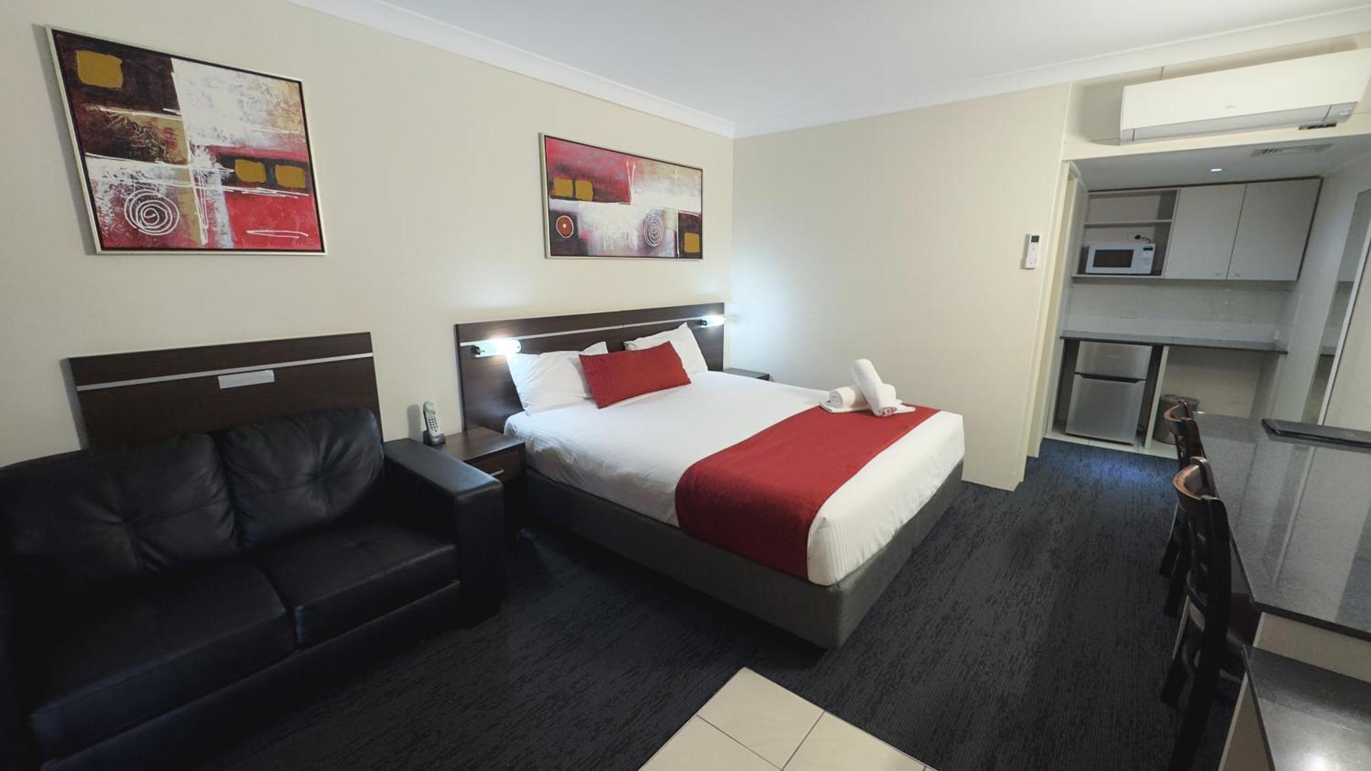 Golden West Motor Inn Даббо Экстерьер фото