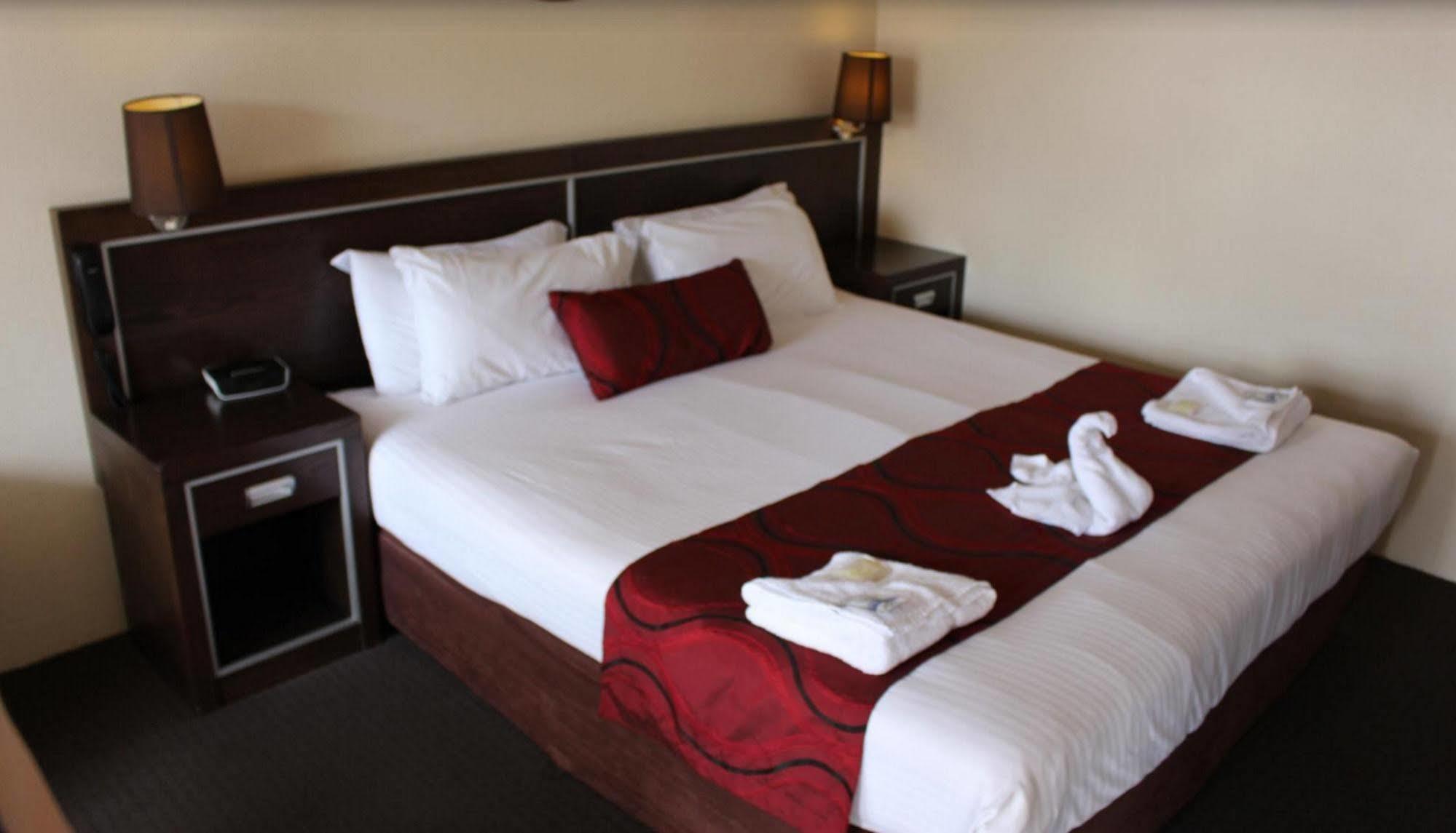 Golden West Motor Inn Даббо Экстерьер фото